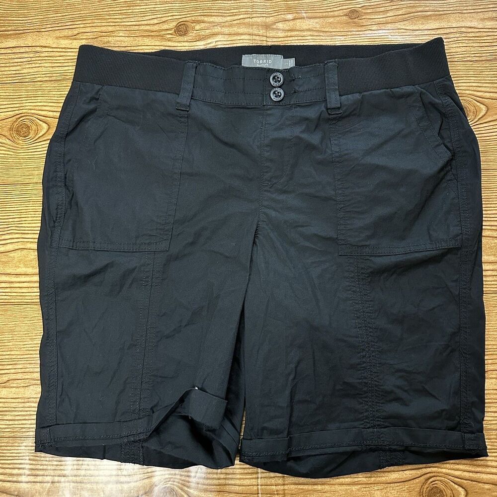 Torrid Womens Size 1 Black Utility‎ Shorts Elastic Waist Casual Hiking Pockets